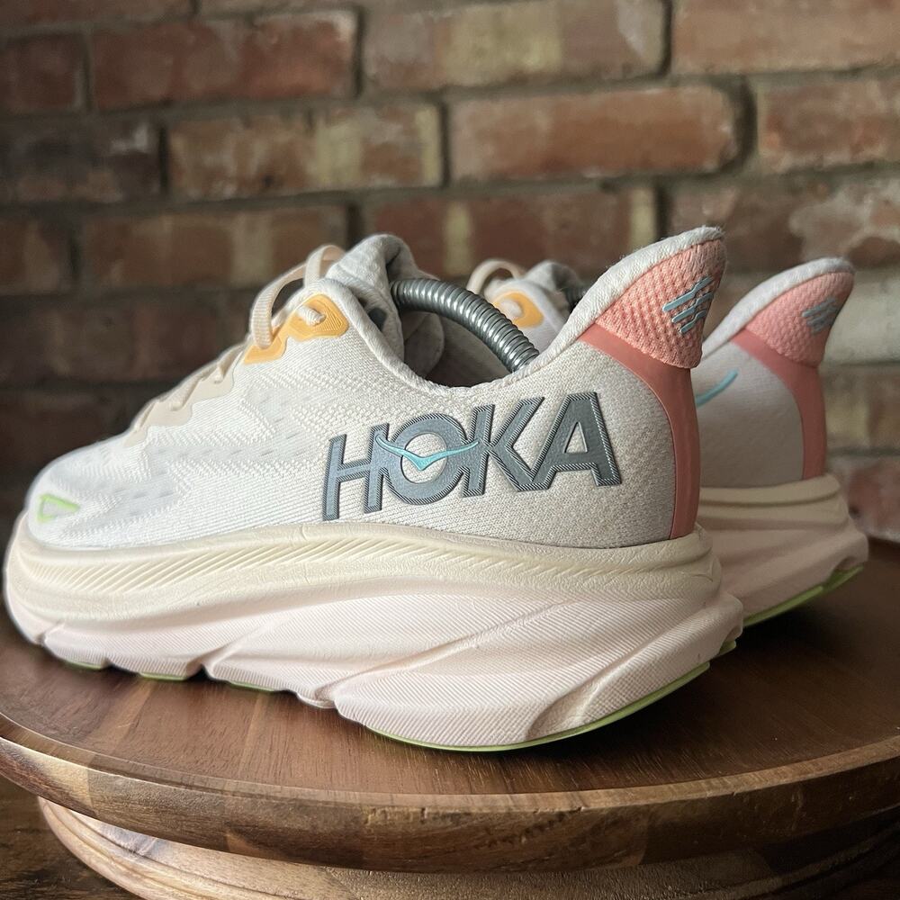Hoka One One Clifton 9 Women's 7 Max Cushion Vanilla Running Shoes Sneakers - Picture 13 of 16